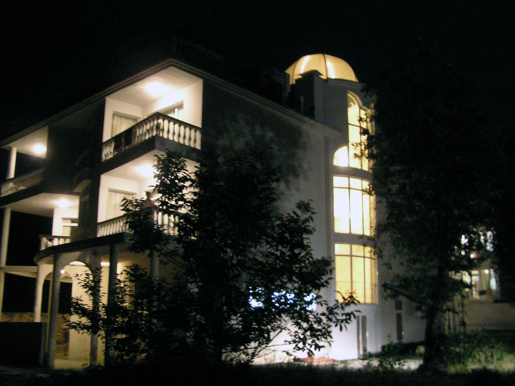Pancho hotel noćni izgled.jpg