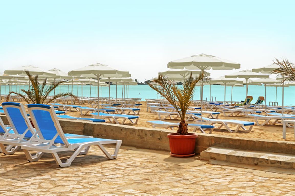 Bilyana Beach hotel plaža.jpg