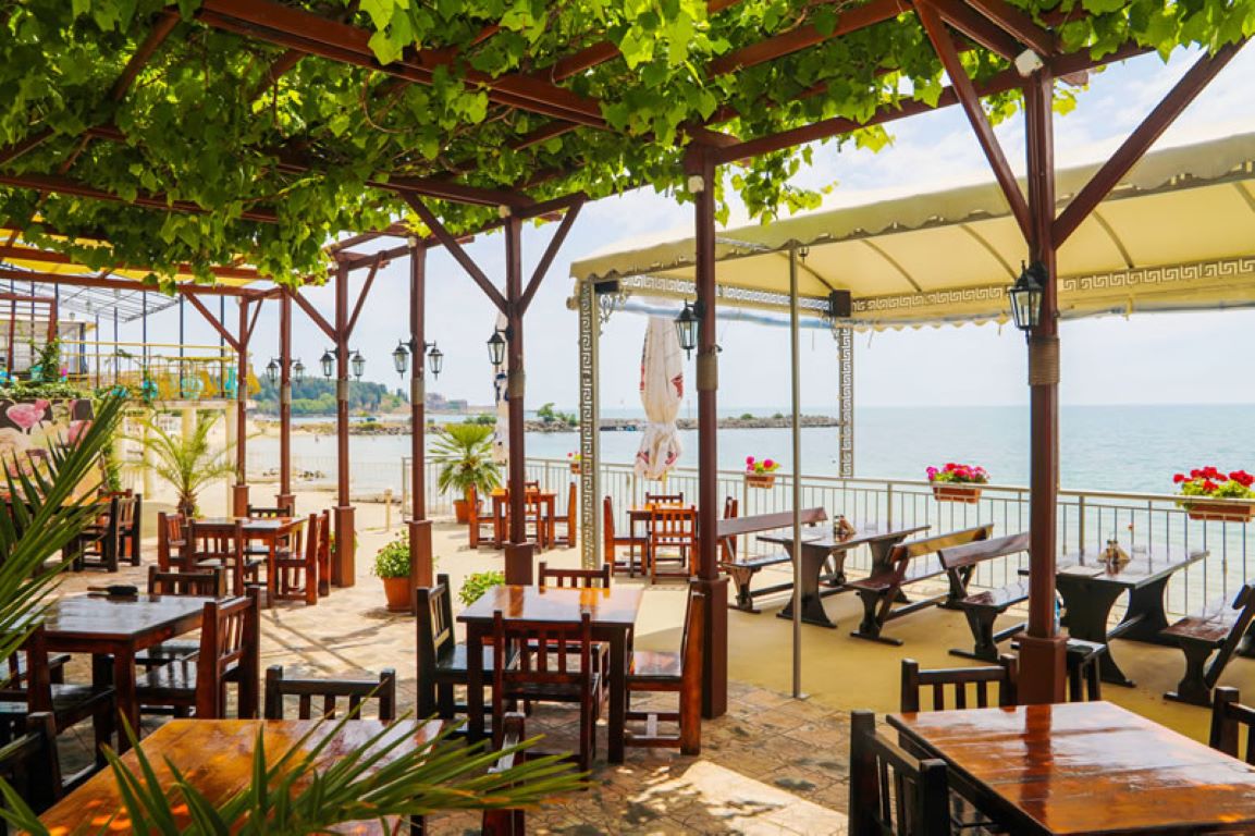 Petrov hotel basta.jpg