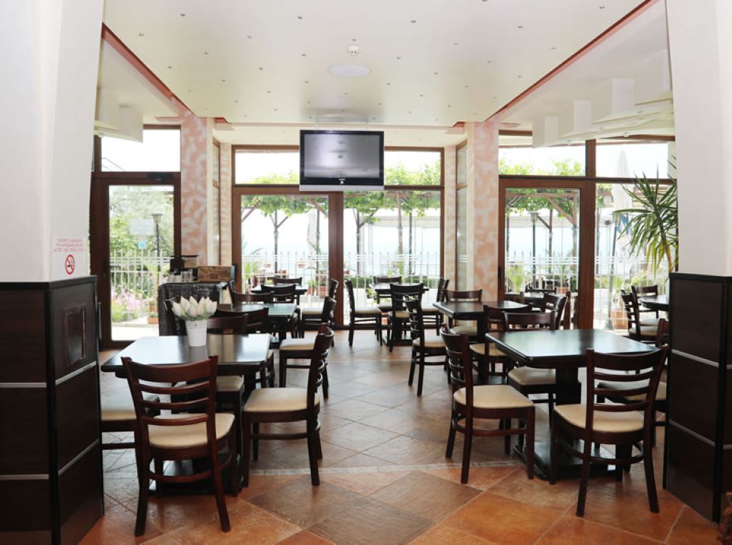 Petrov hotel restoran.jpg