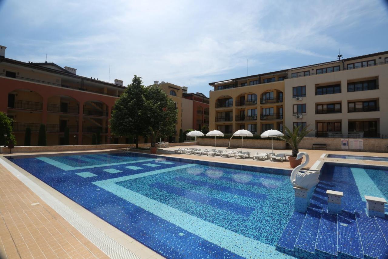 Galeria hotel bazen hotela.jpg