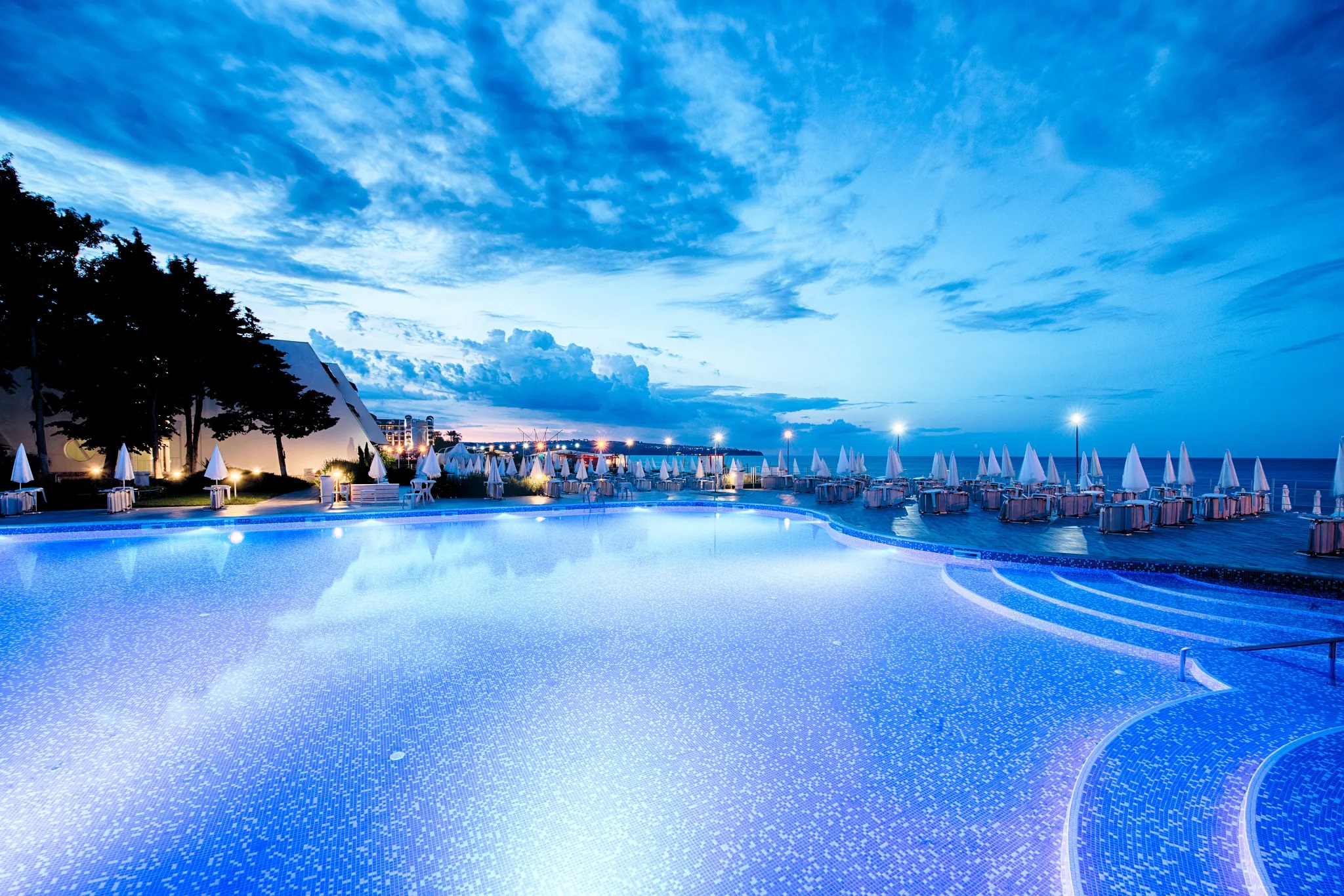 AluaSun Helios Beach Hotel-Bazen.jpg