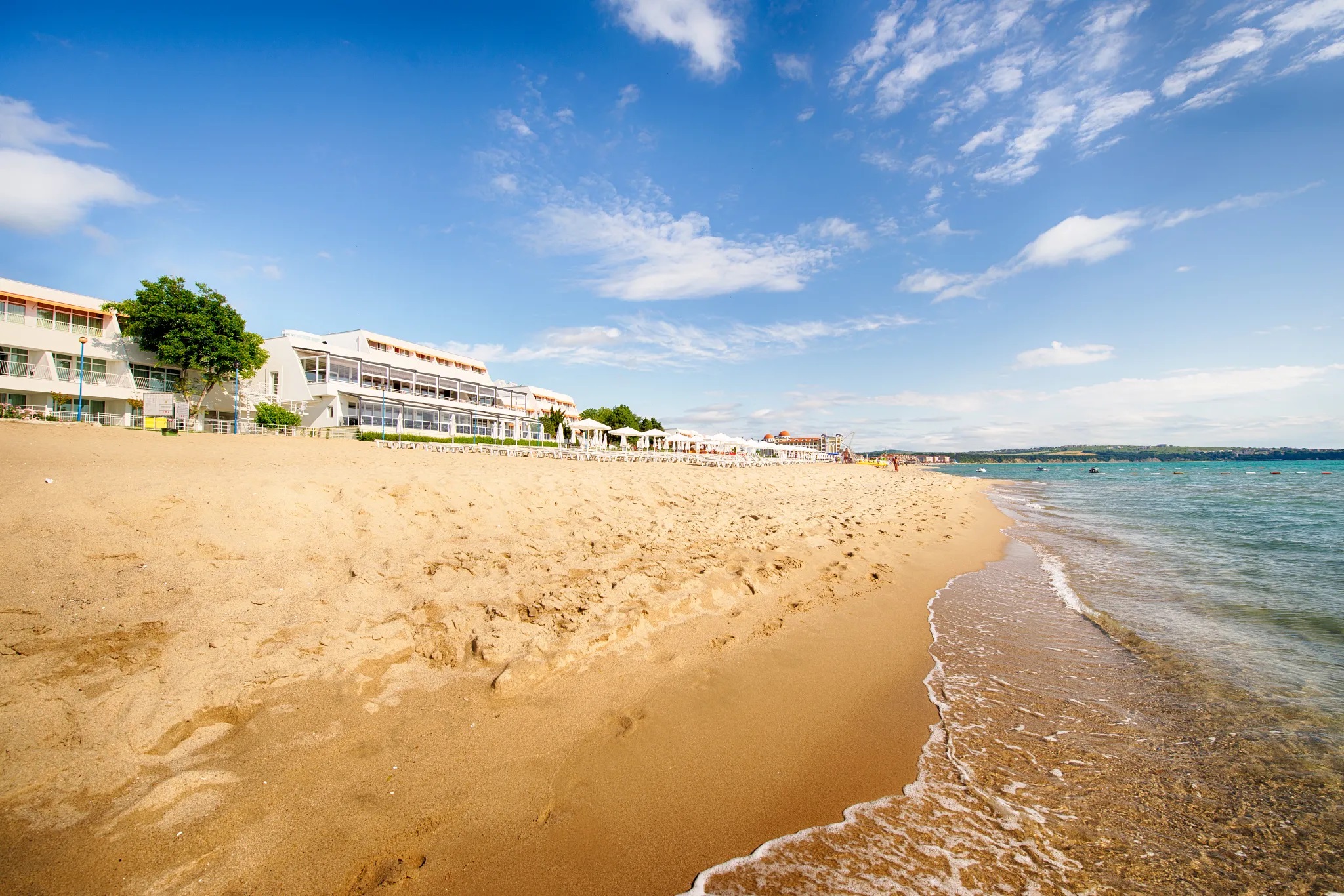 AluaSun Helios Beach-Plaza.jpg