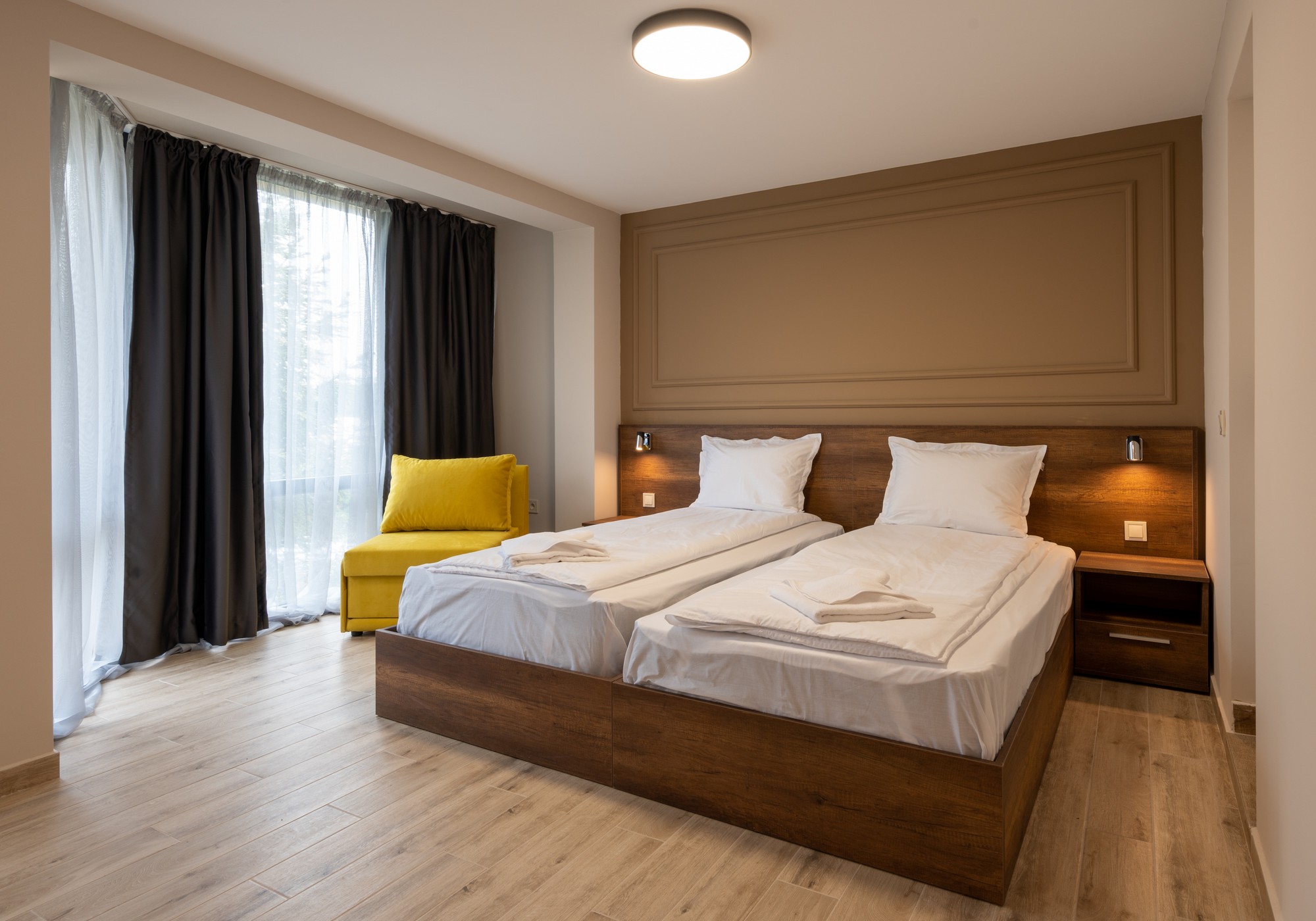 Hotel Queen Nelly Park-Standardna soba.jpg