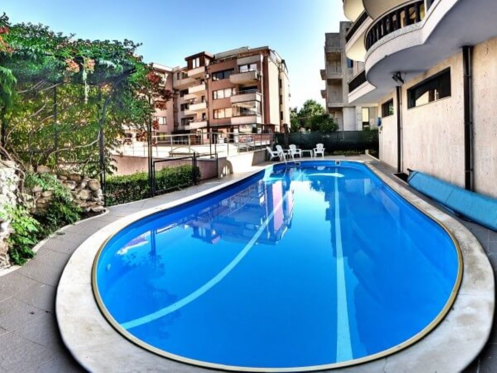 Continental Kiten Hotel-Bazen.jpg