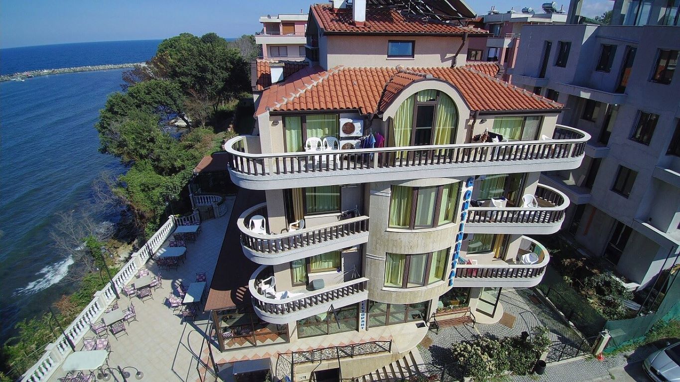 Hotel Continental Kiten-Zgrada hotela.jpg