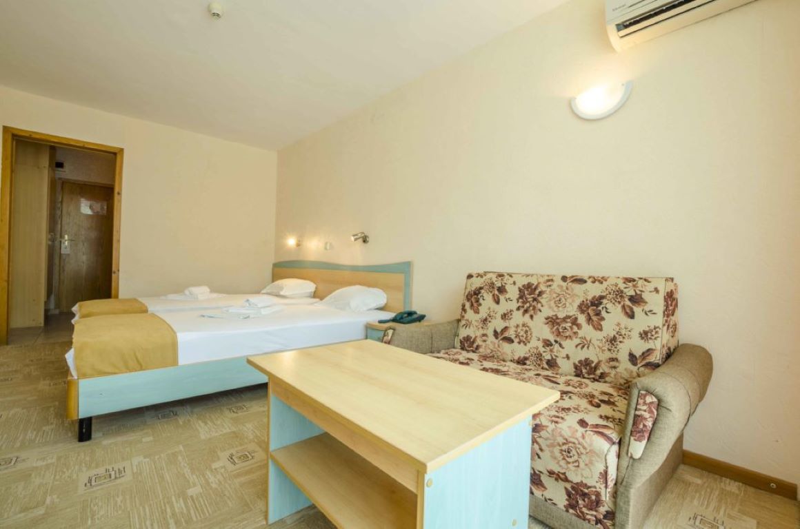 Hotel Kristel Park-Standardna soba.jpg