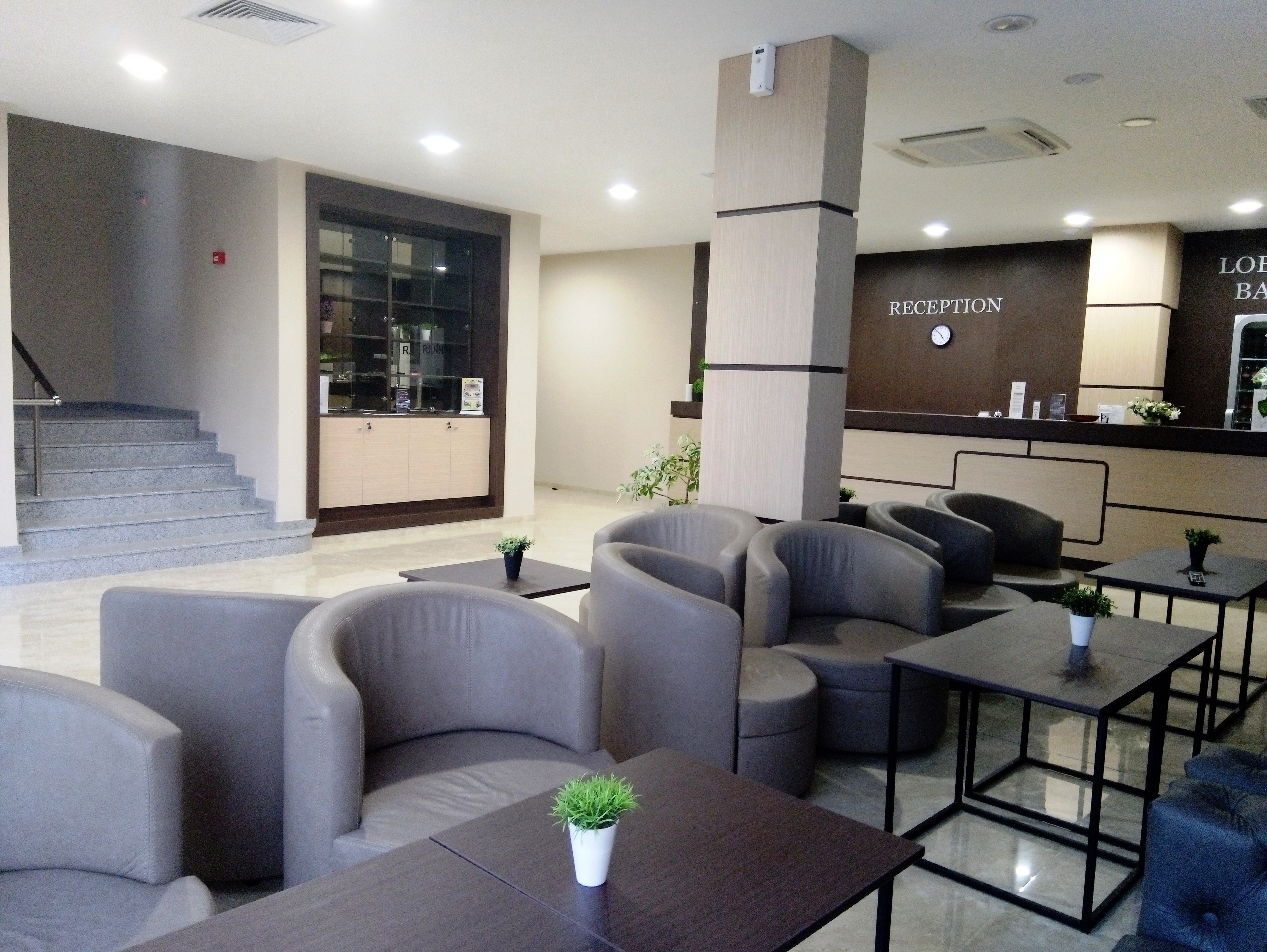 Hotel Magnific-Recepcija.jpg
