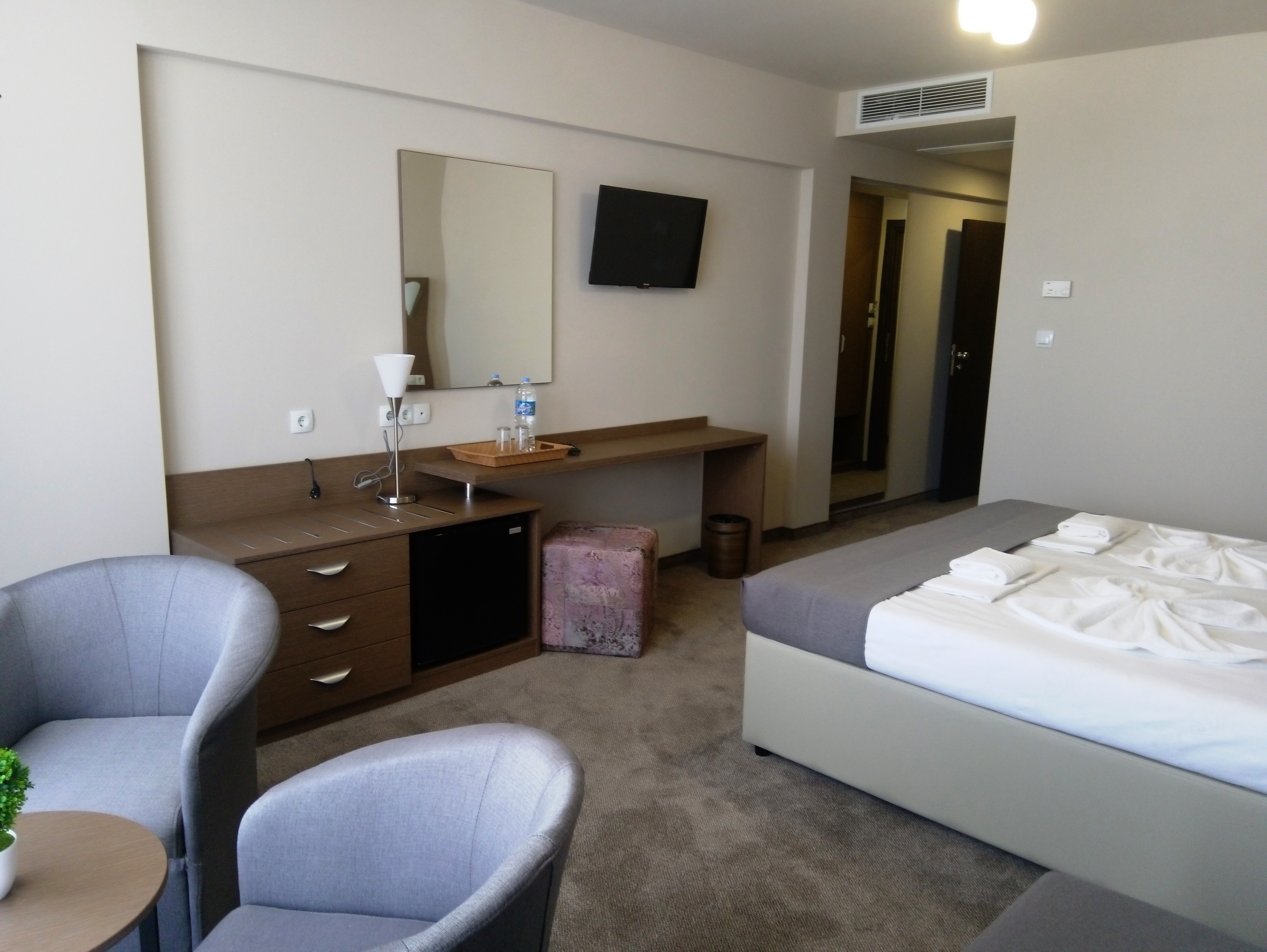 Hotel Magnific-Standardna soba.jpg