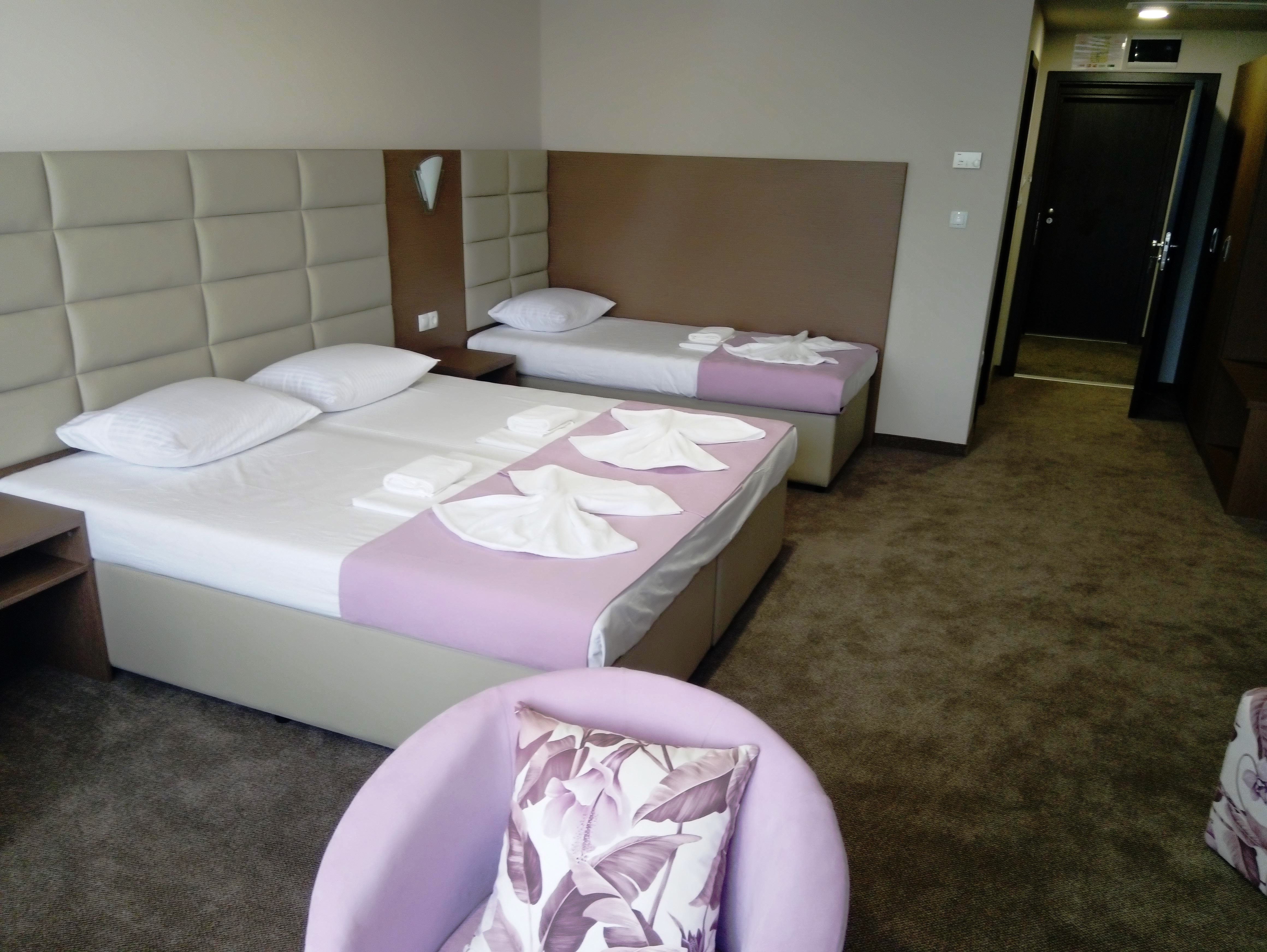 Magnific Hotel-Trokrevetna soba.jpg