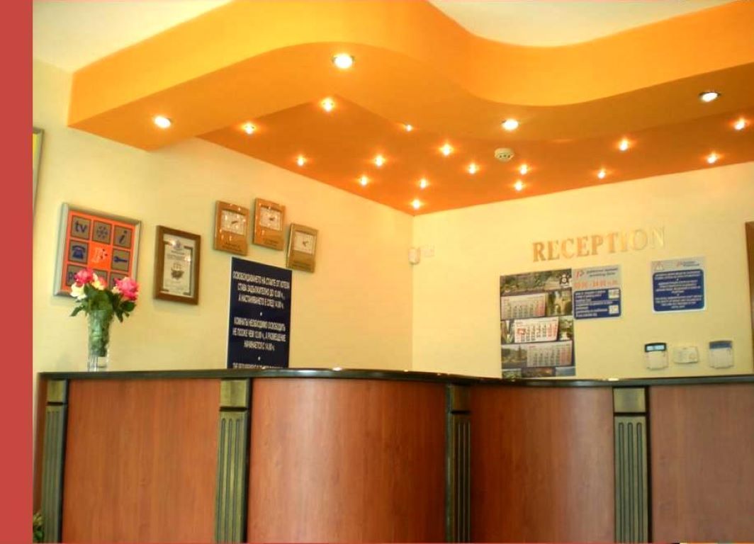 Palace Kranevo Hotel-recepcija.jpg
