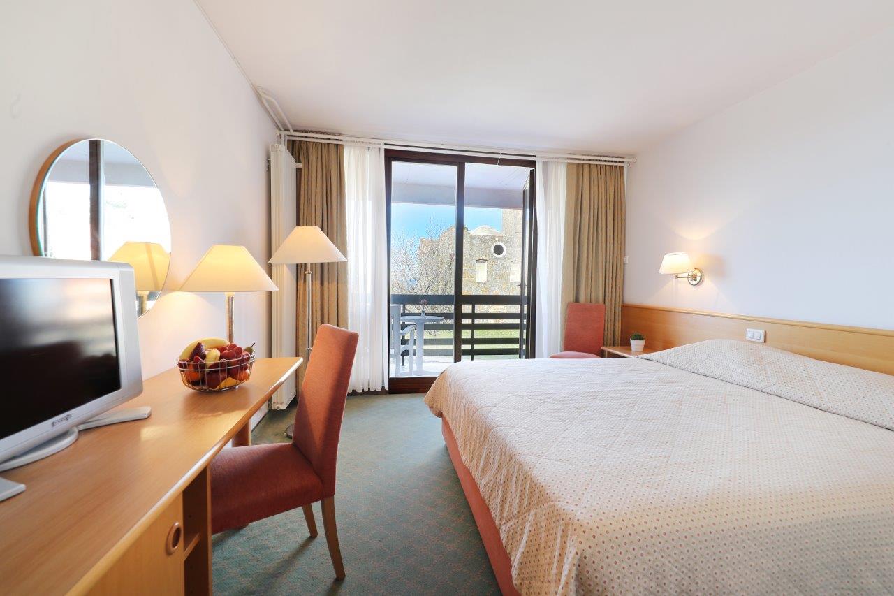 Hotel Vile Park-Standardna soba balkon.jpg
