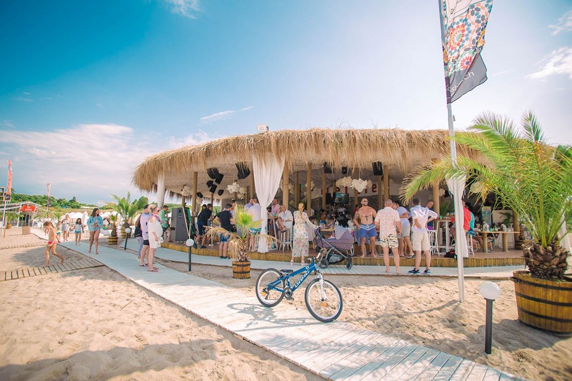 Maltese Castle Boutique-Bar na plazi.jpg