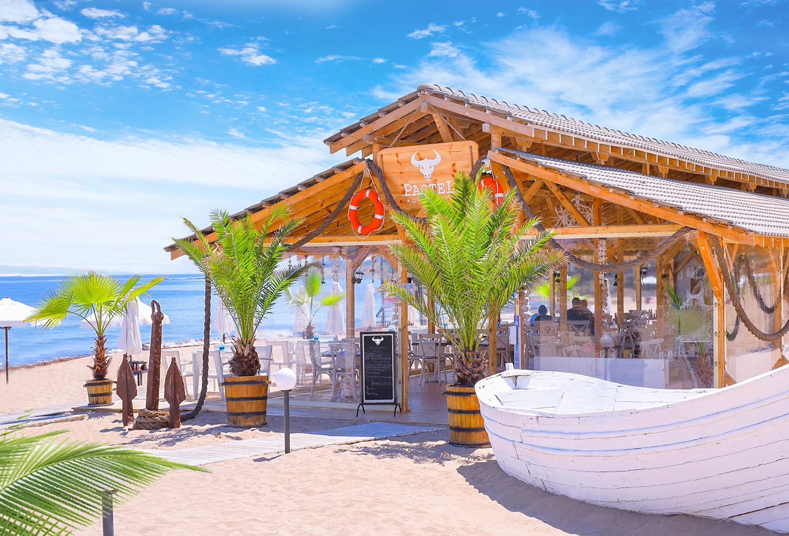 Hotel Oasis Apart-Rostilj bar.jpg