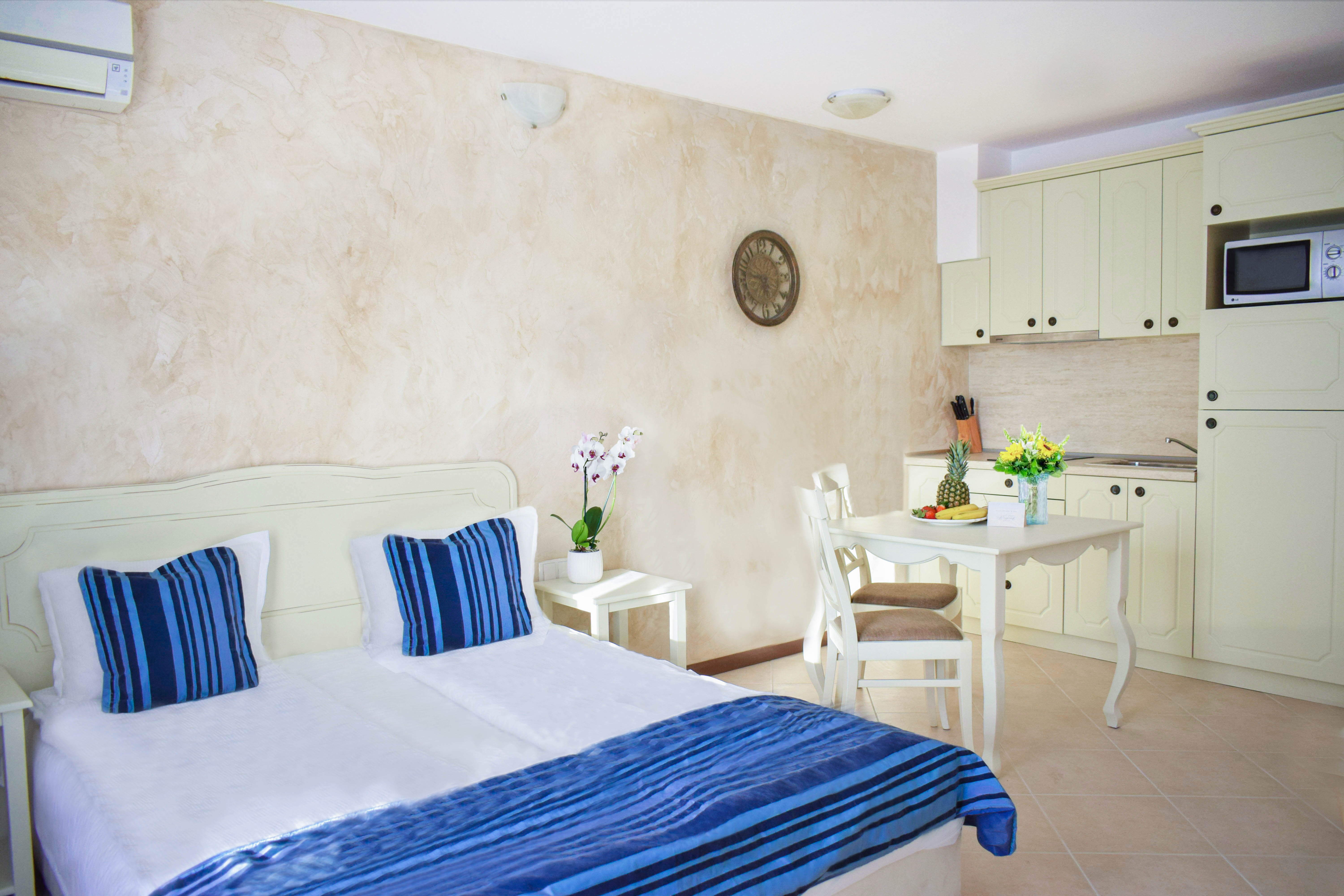 Hotel Oasis Apart-Studio.jpg