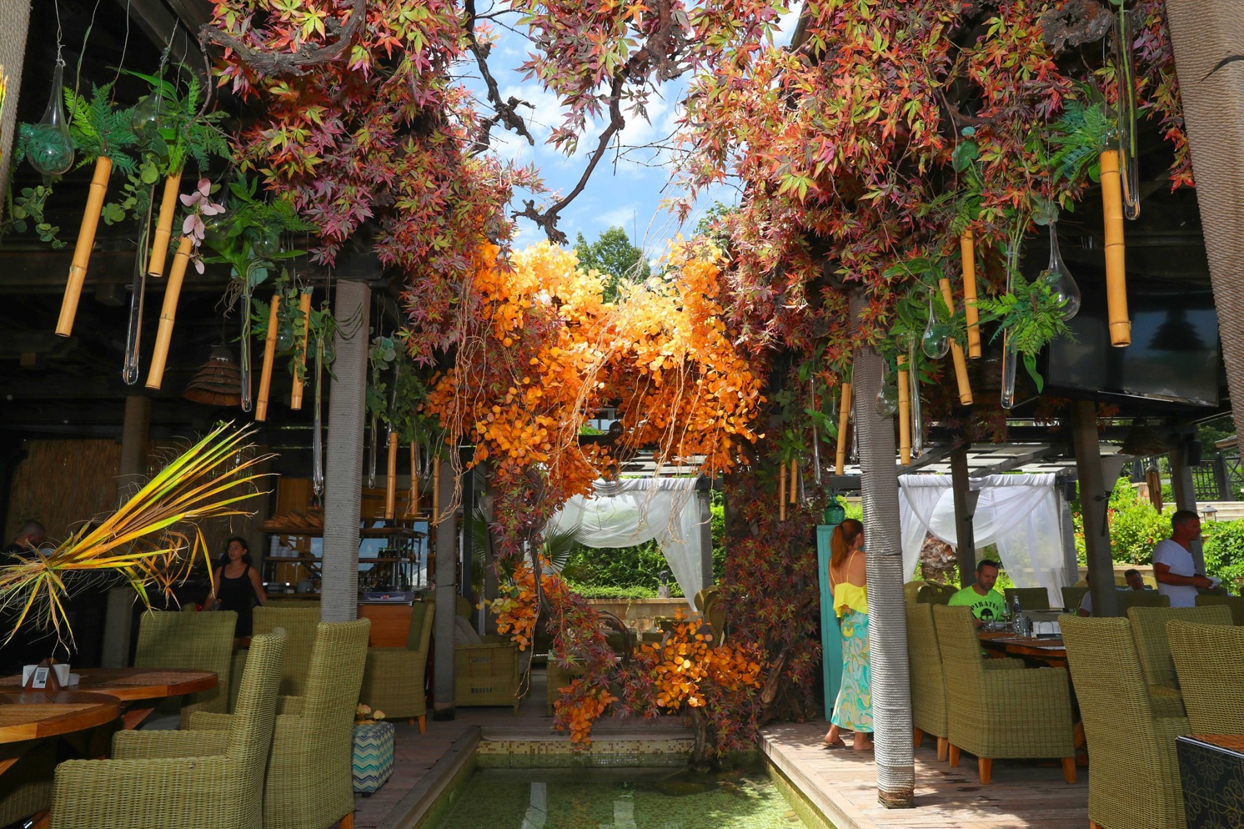 Oasis Apart-Tajlandski bar.jpg