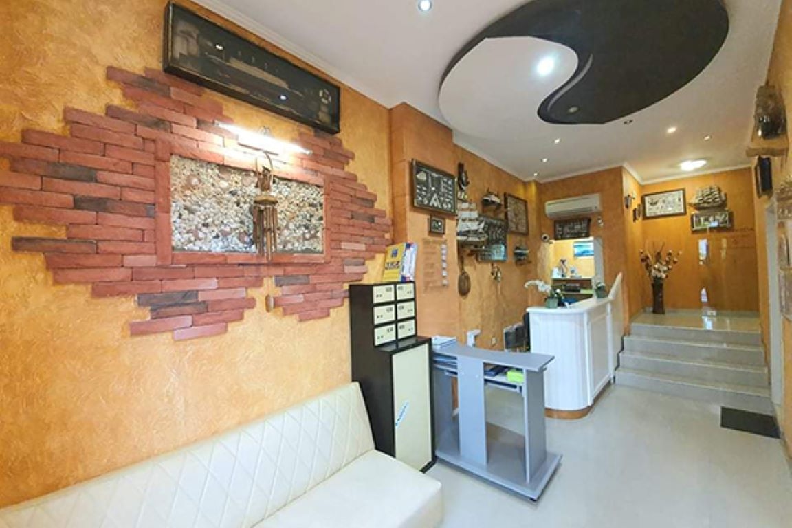 Hotel Paros recepcija.jpeg