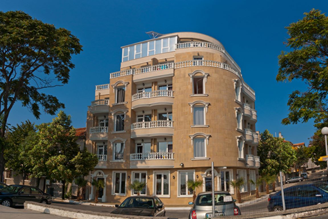 Hotel Paros.jpg