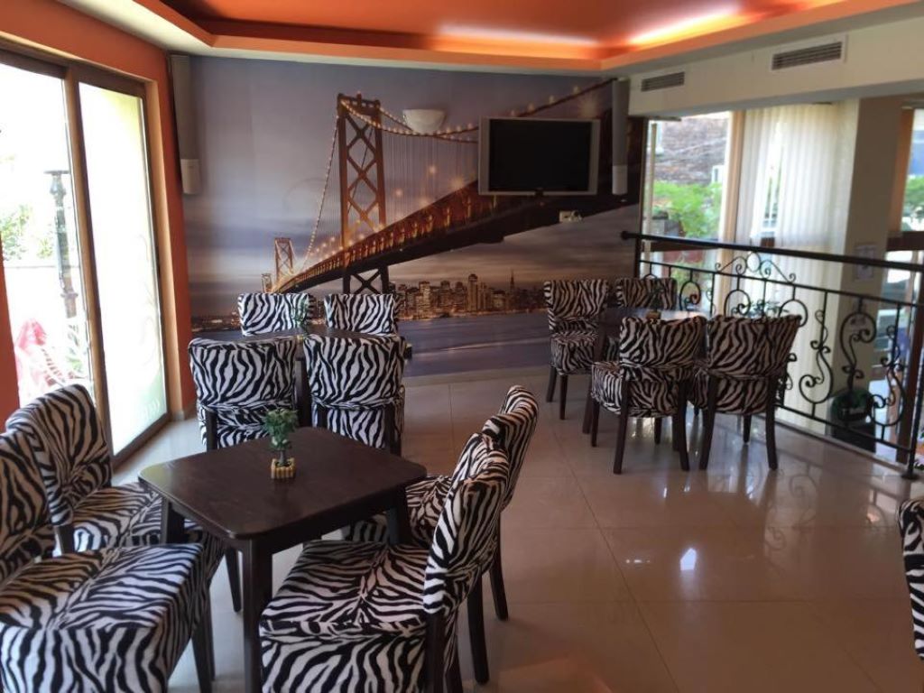 Zeus hotel lobi.jpg
