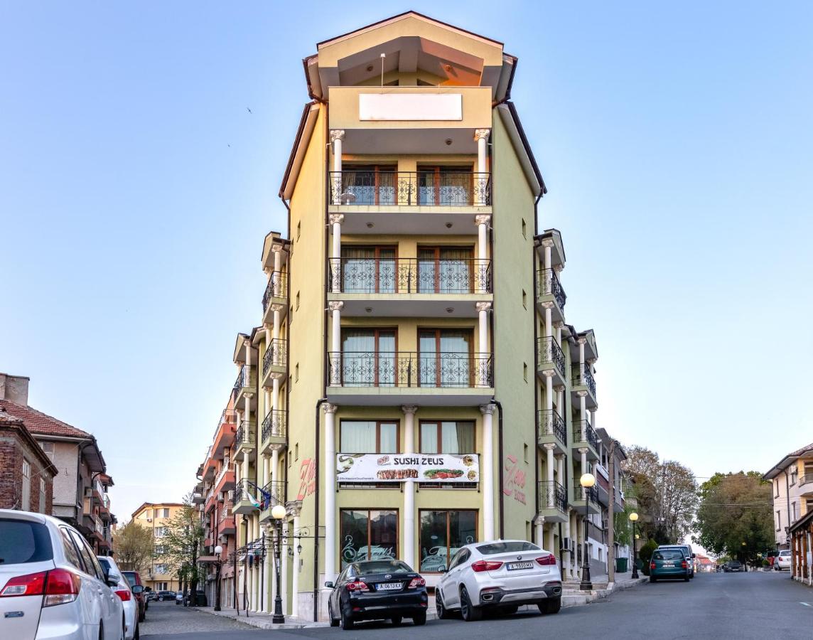 Zeus hotel zgrada.jpg