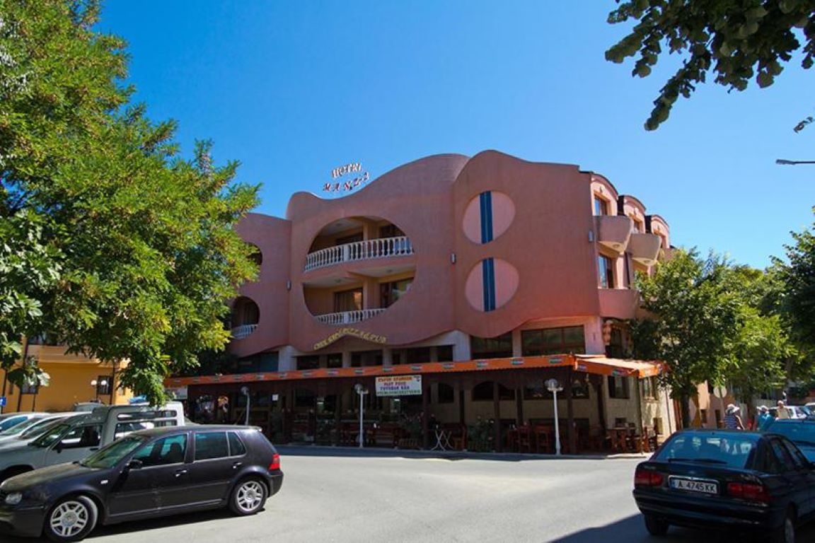 Manz II hotel.jpg