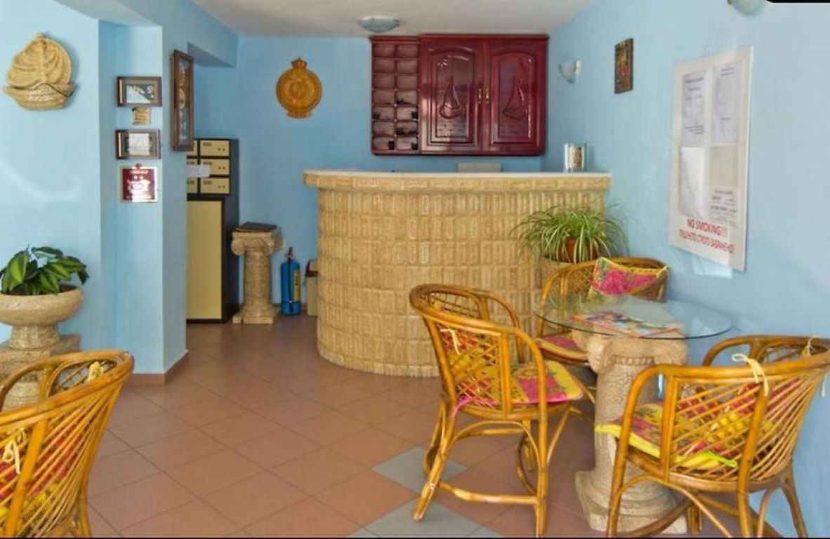Paros II Hotel recepcija.jpg