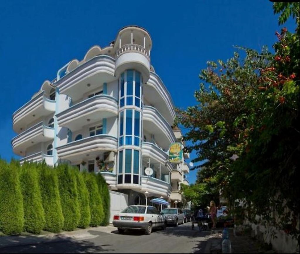 Paros II Hotel.jpg