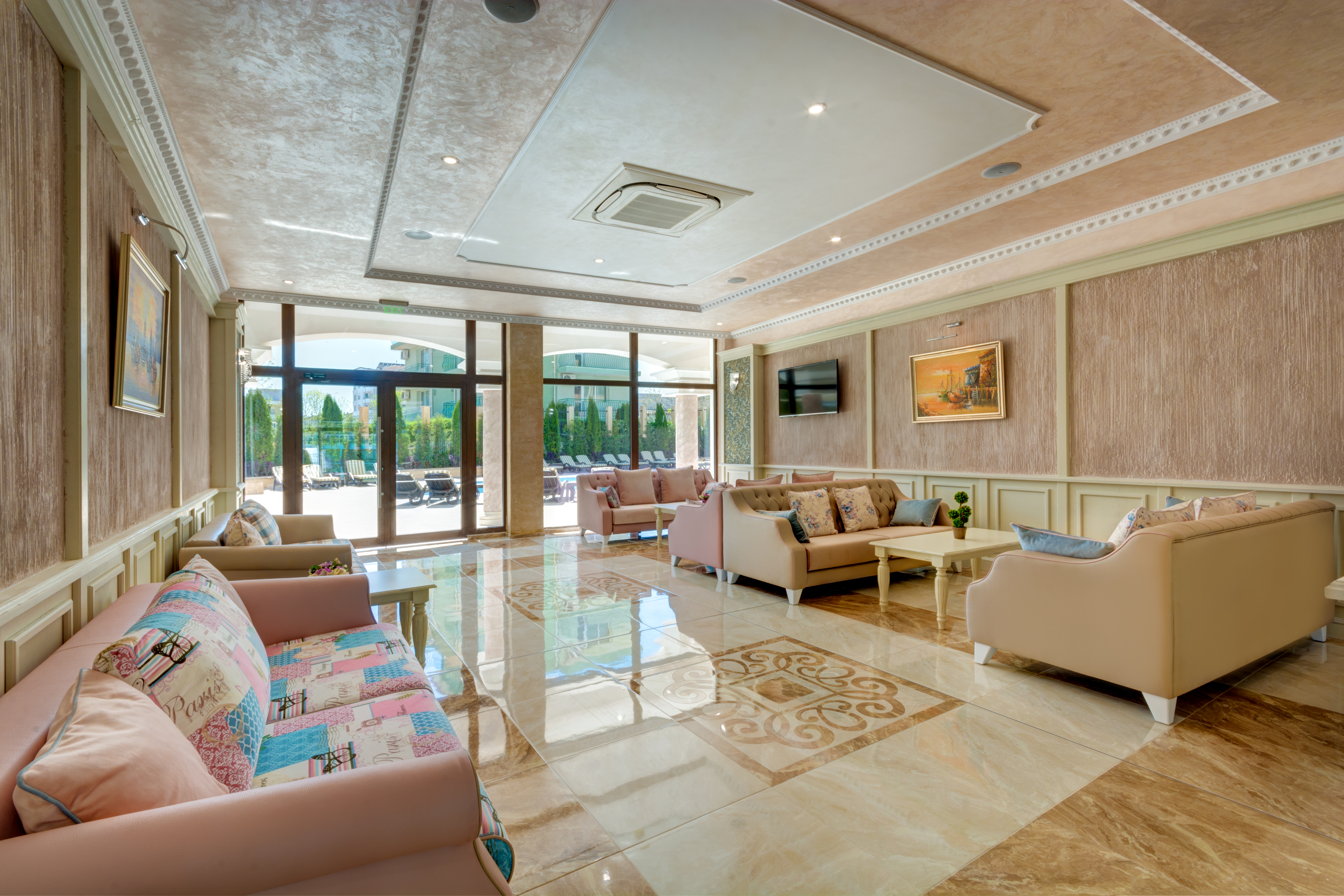 Hotel SIena Palace lobby.jpg