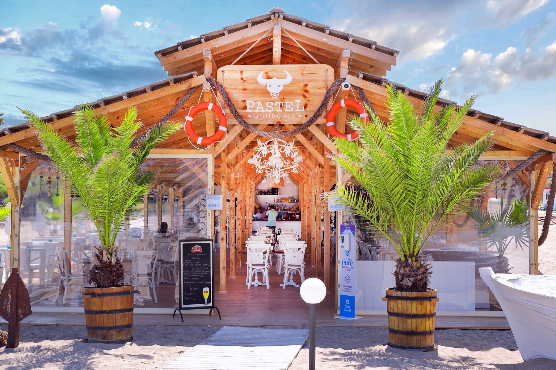 Hotel Oasis Premium Apart-Rostilj bar.jpg