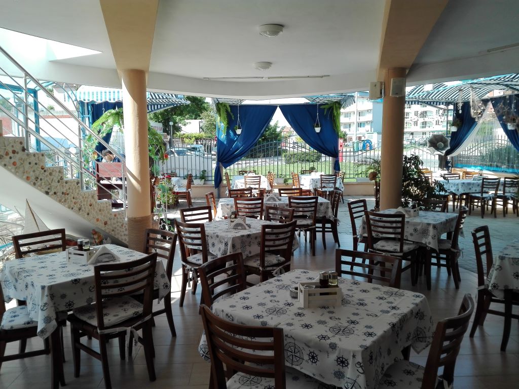 Hotel Korab Renesa restoran hotela.jpg