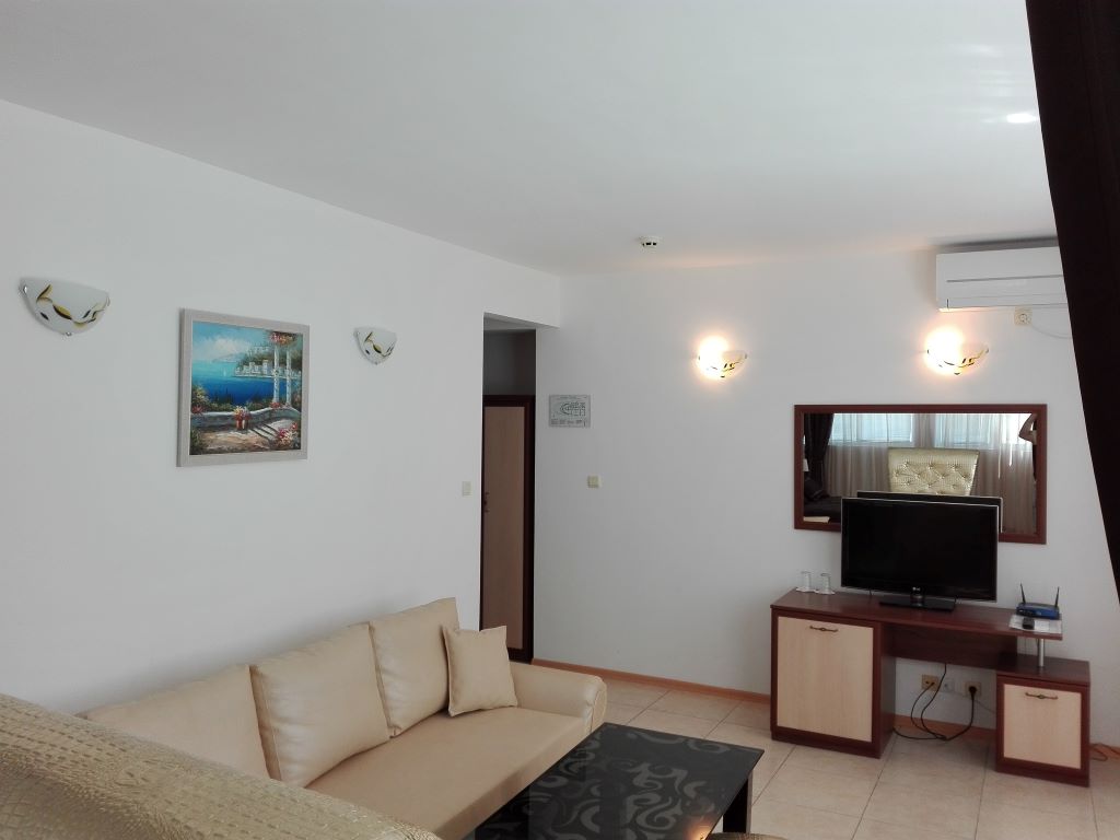 Hotel Korab Renesa studio.jpg