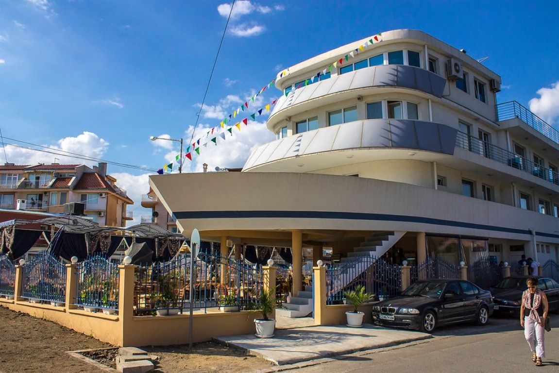 Hotel Korab Renesa.jpg