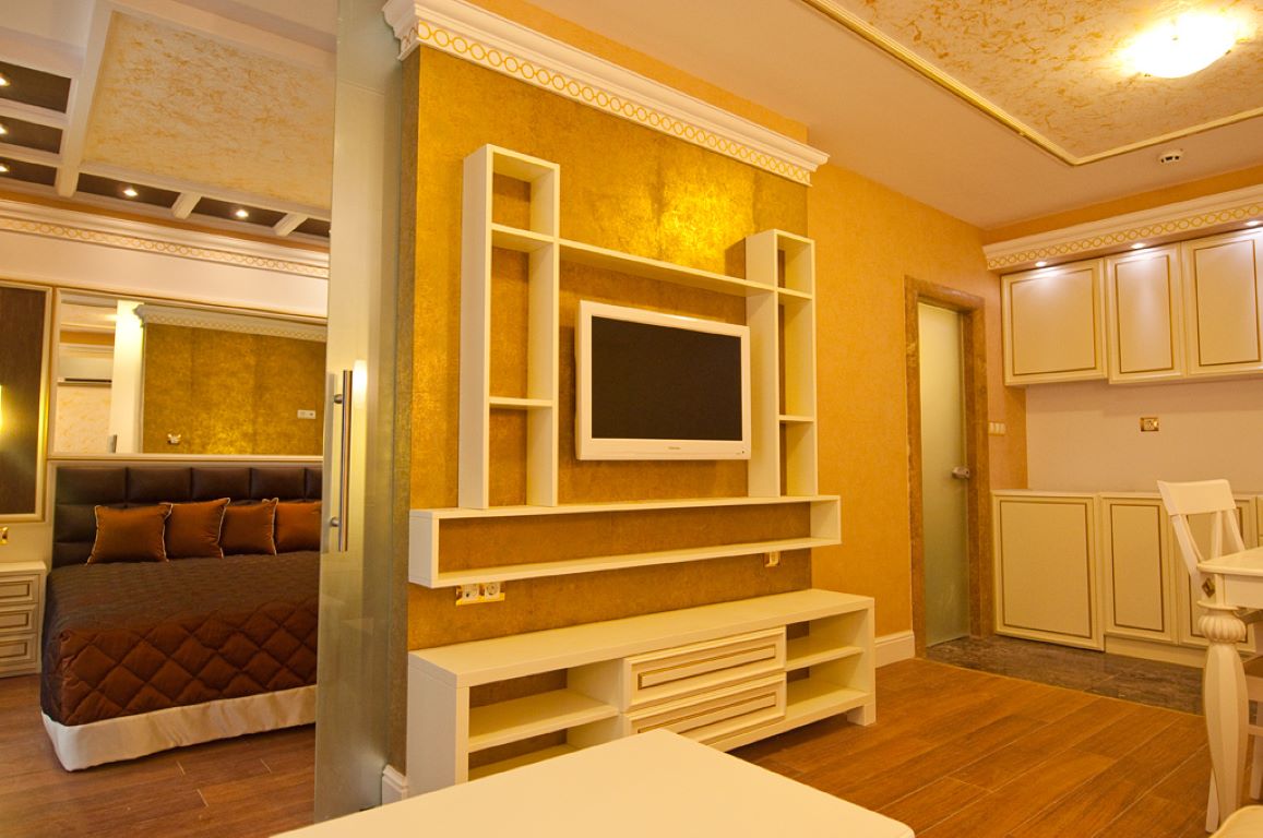 Hotel Golden Rainbow studio.jpg