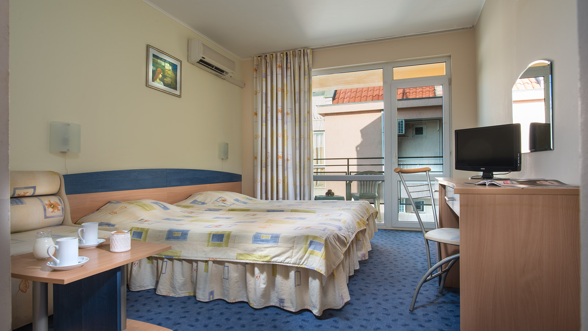 Riviera Nessebar Hotel-Large soba.jpg