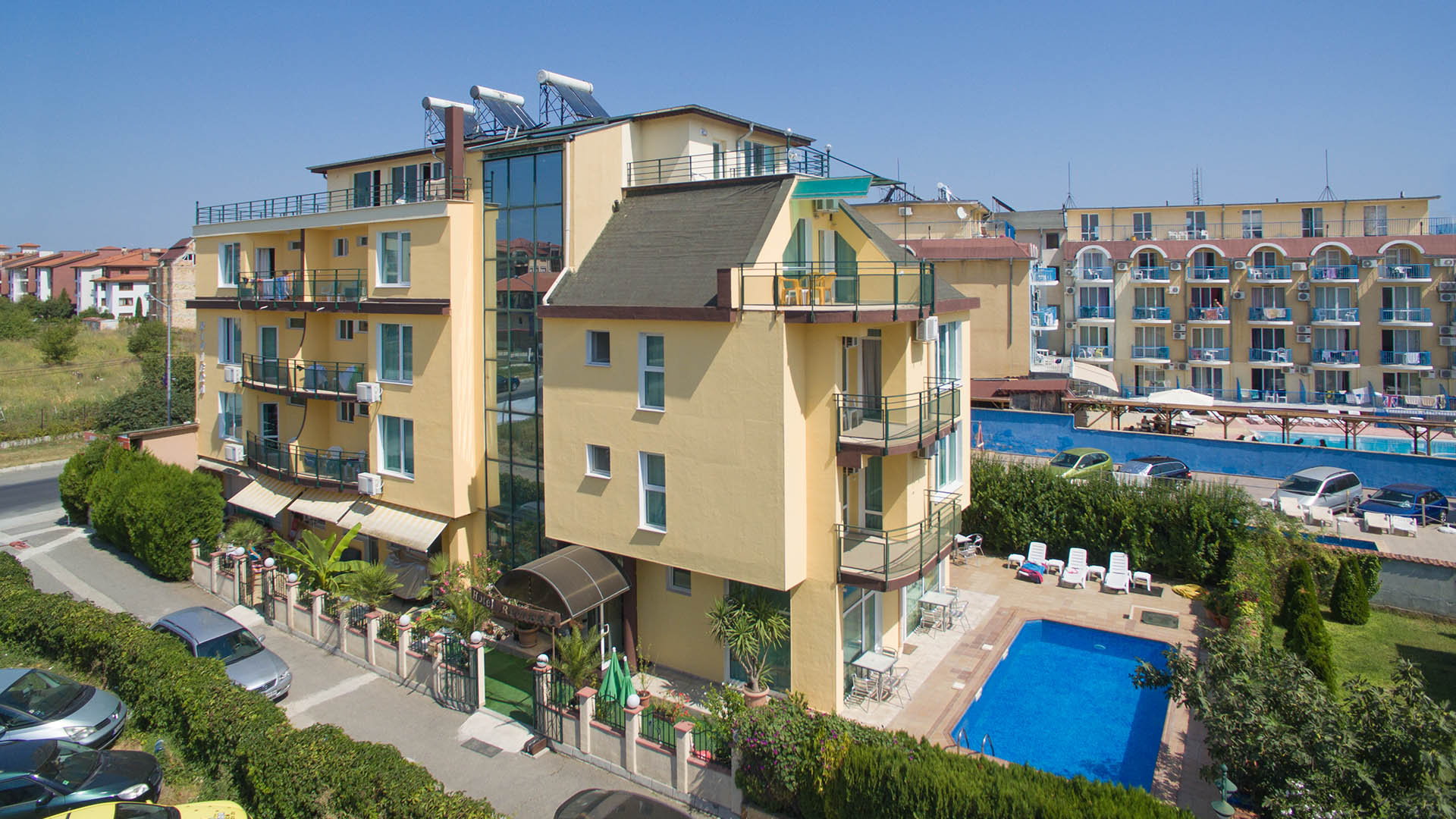 Riviera Nessebar-Hotel spolja.jpg