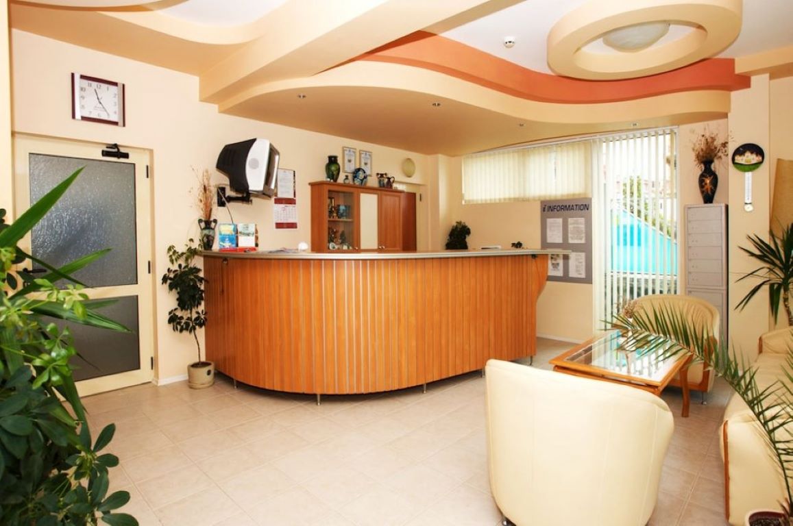 Hotel Sofia Nessebar-Recepcija.jpg