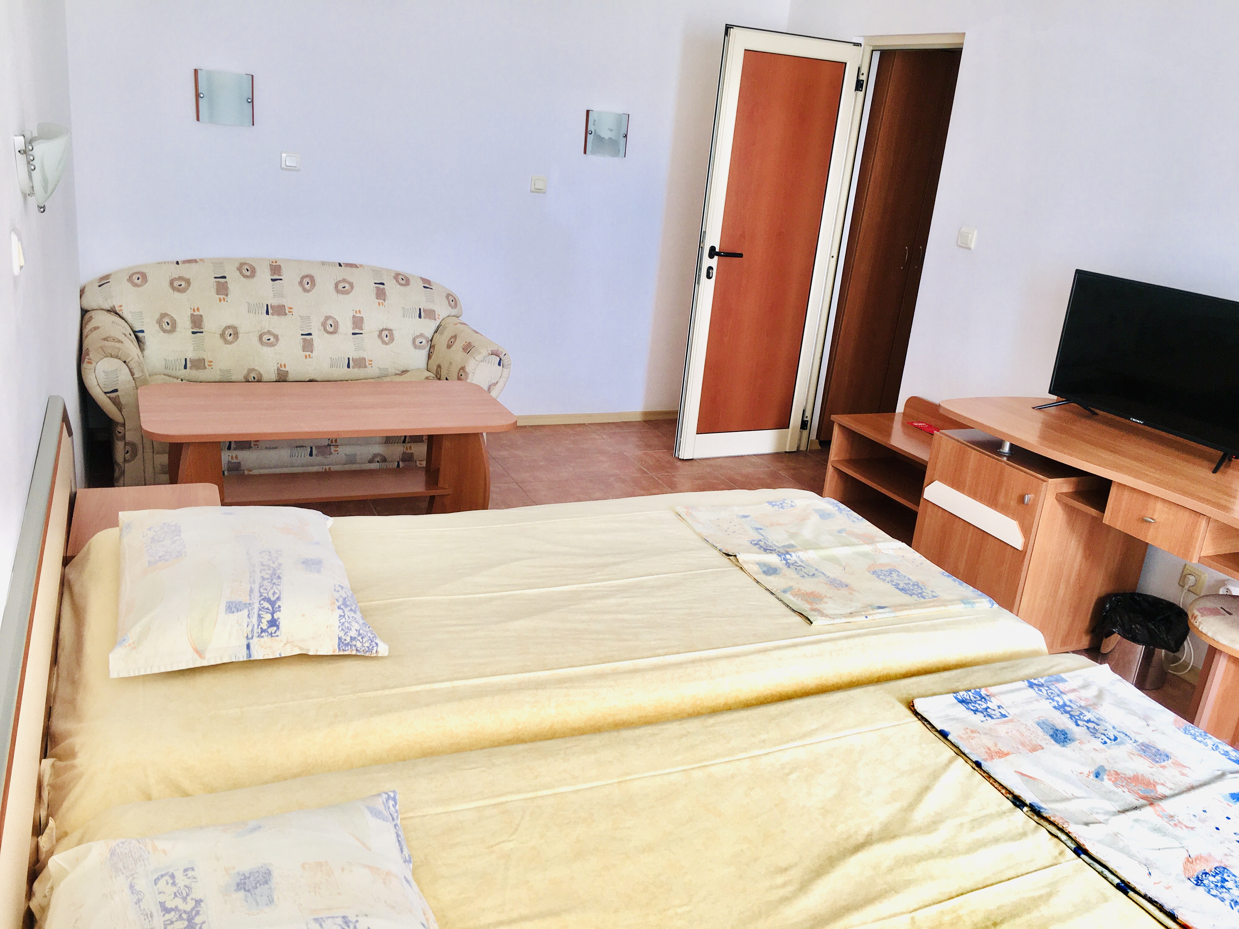 Sofia Nessebar Hotel-Standardna soba dodatni lezaj.JPG