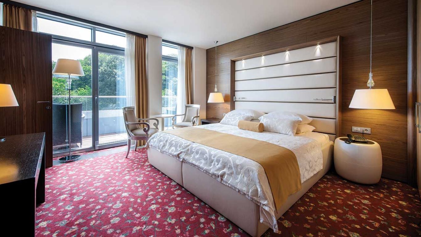 Grand Hotel Donat-Deluxe room.jpg