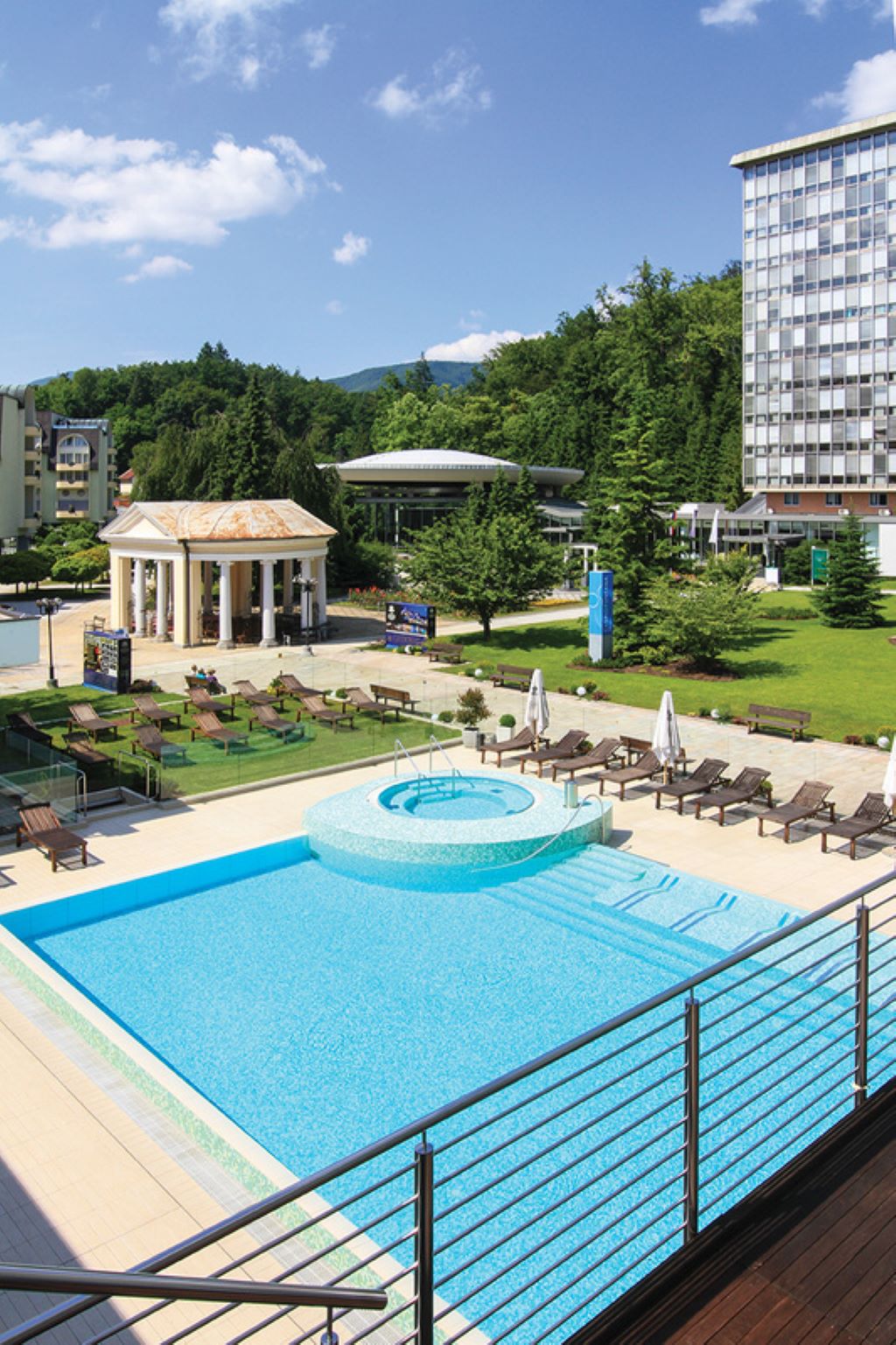 Grand Hotel Donat-Spoljasnji bazen.jpg