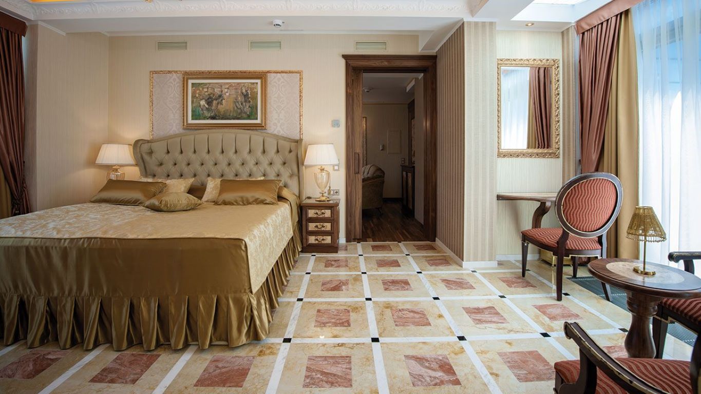 Grand Hotel Donat-Tsarian suite.jpg