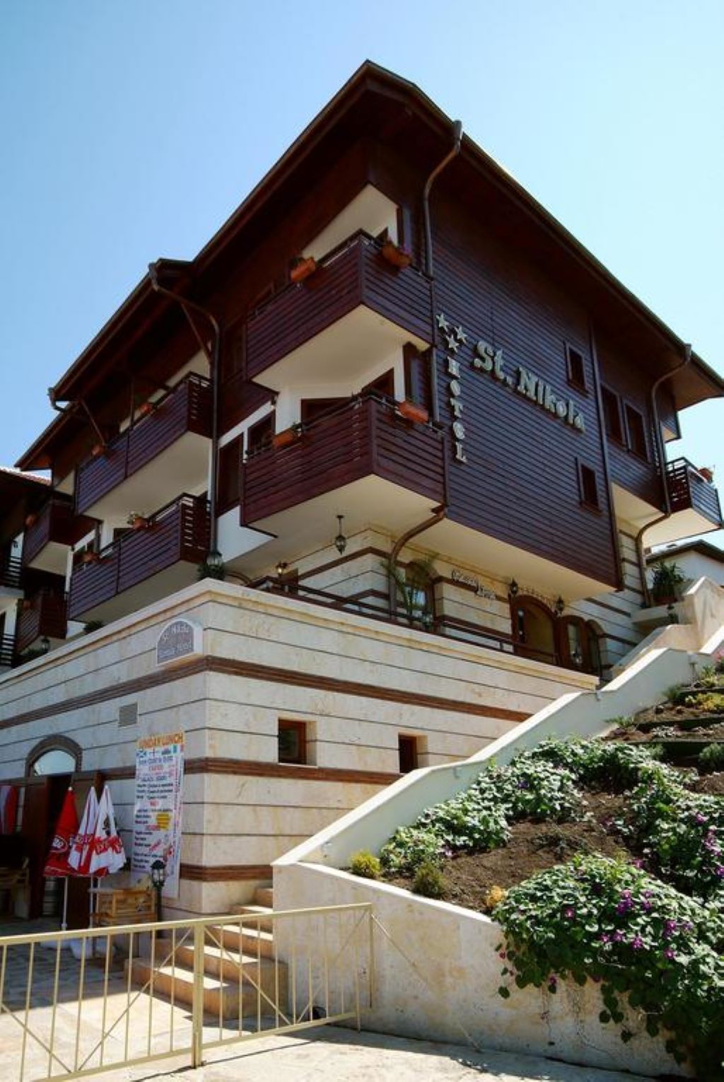 Saint Nikola Nessebar Hotel-Prilaz hotelu.jpg