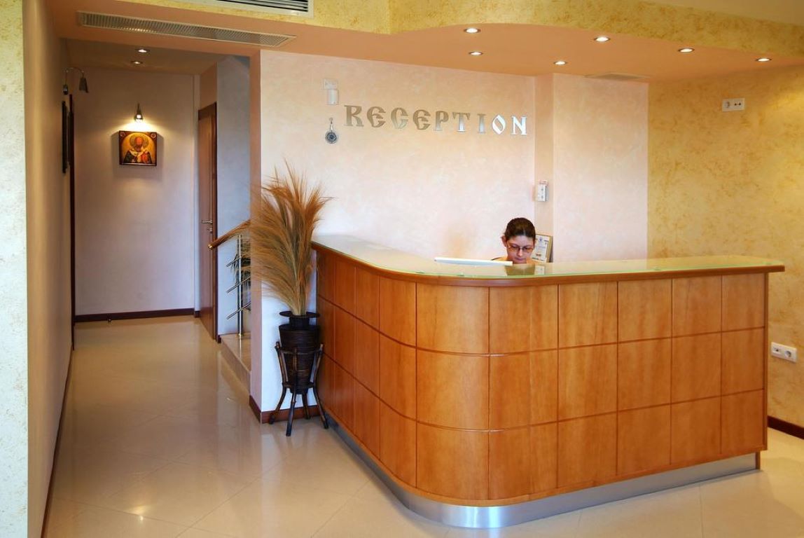 Saint Nikola Nessebar Hotel-Recepcija.jpg