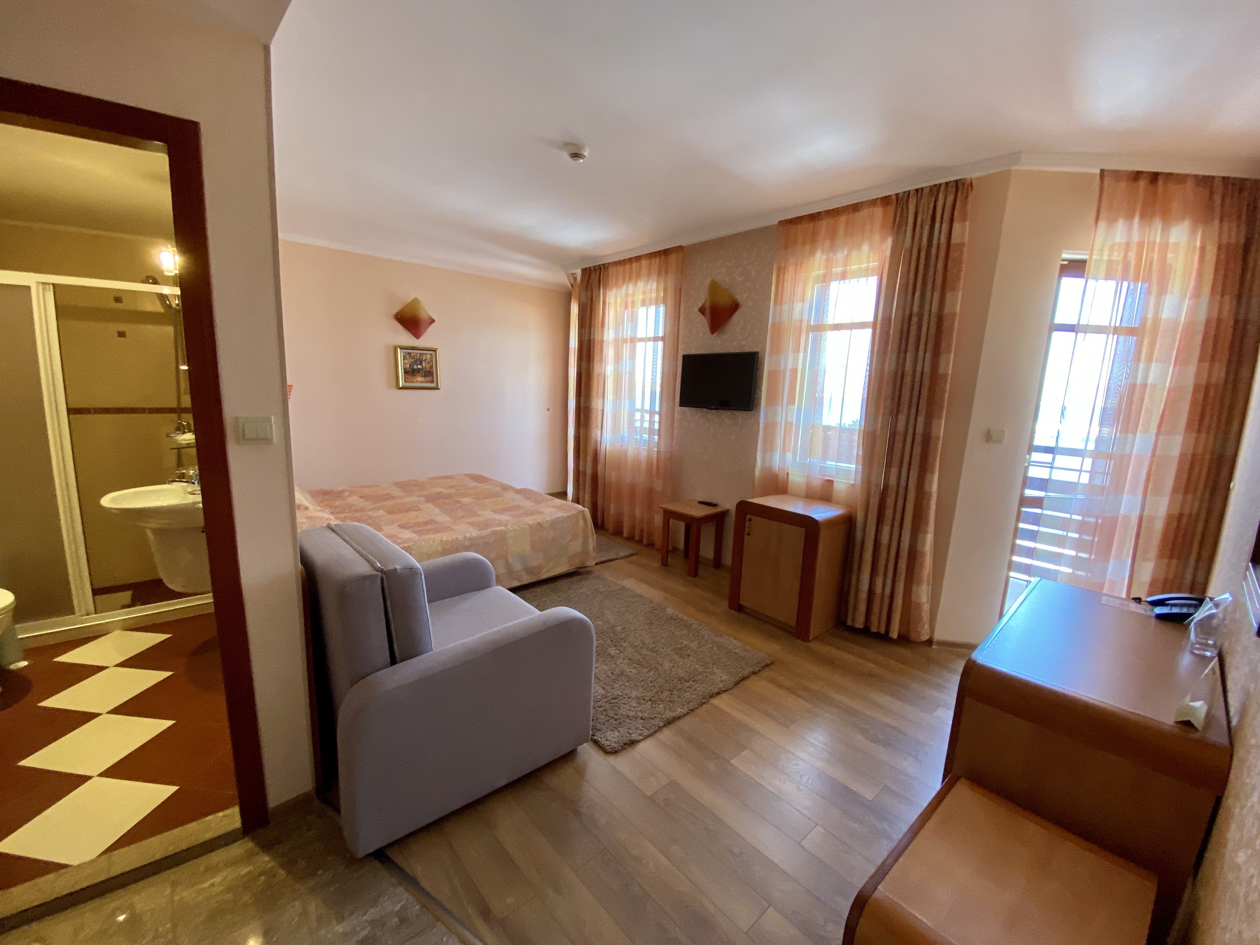 Saint Nikola Nessebar-Hotel-Standardna soba.jpg