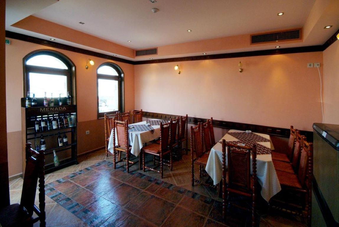 Saint Nikola Nessebar-Restoran.jpg