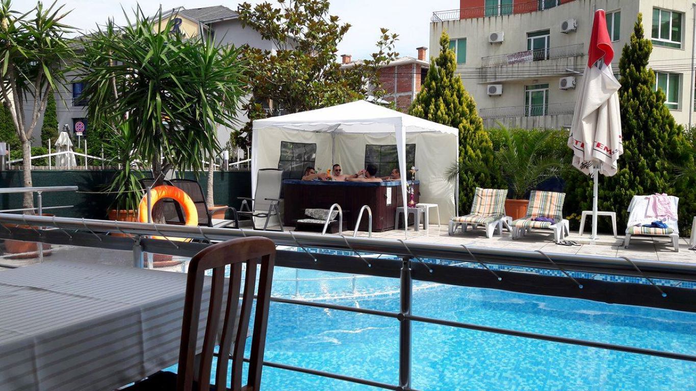 Eliri Hotel-Bazen.jpg