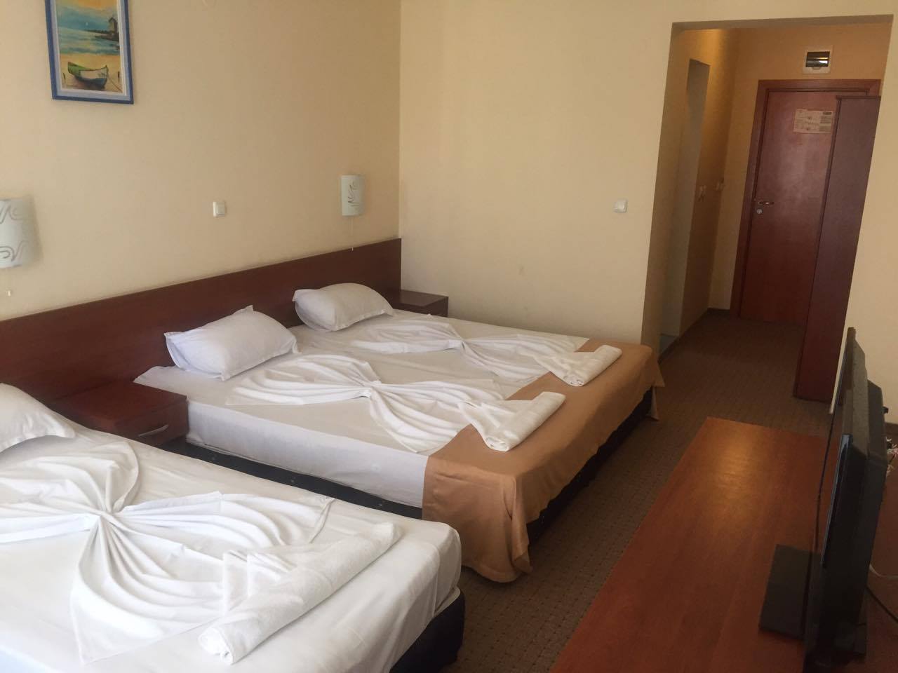 Eliri Hotel-Trokrevetna soba.jpg