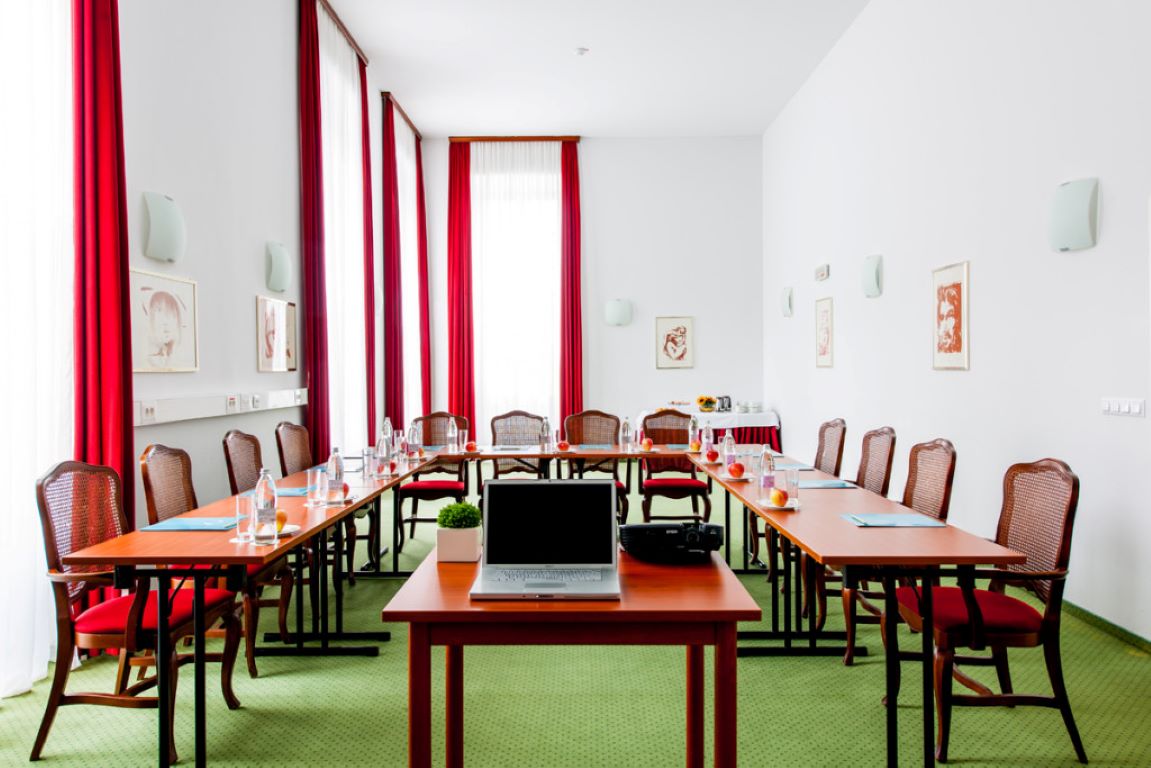 Grand Hotel Rogaska-Sala za sastanke.jpg
