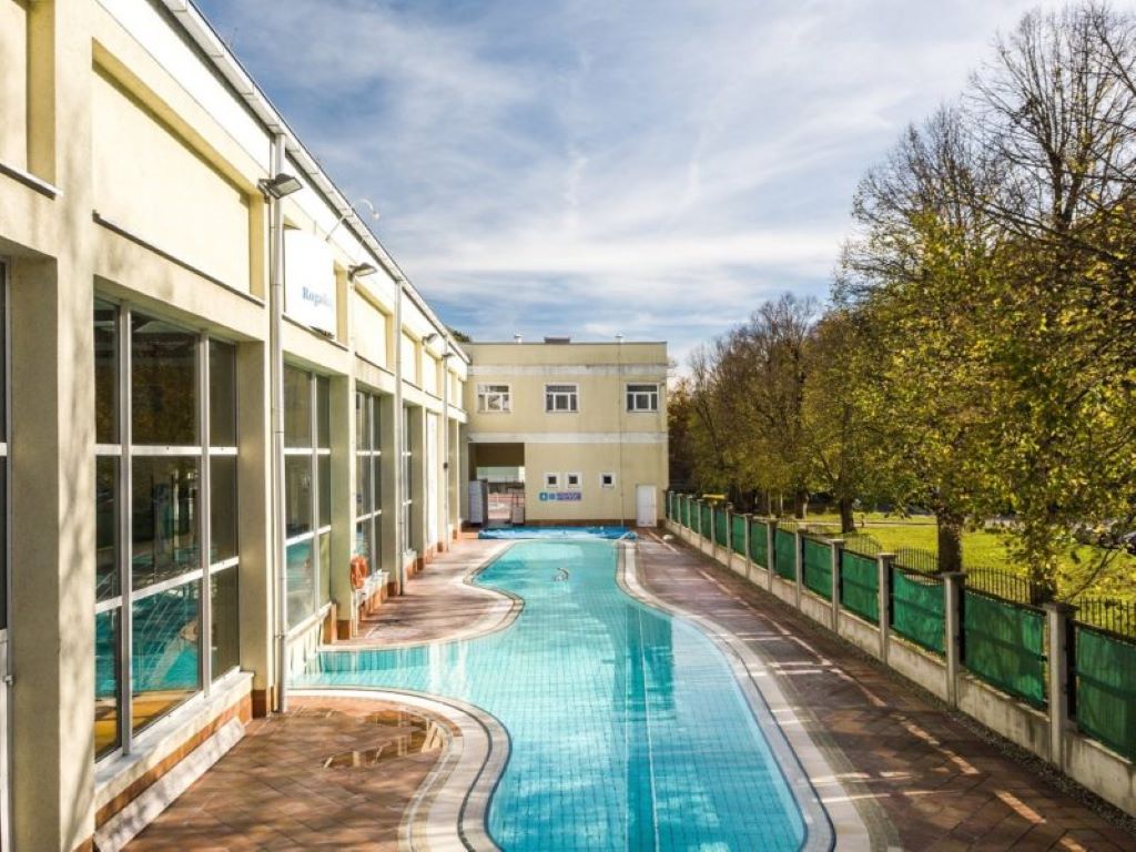 Grand Hotel Rogaska-Spoljni bazen.jpg