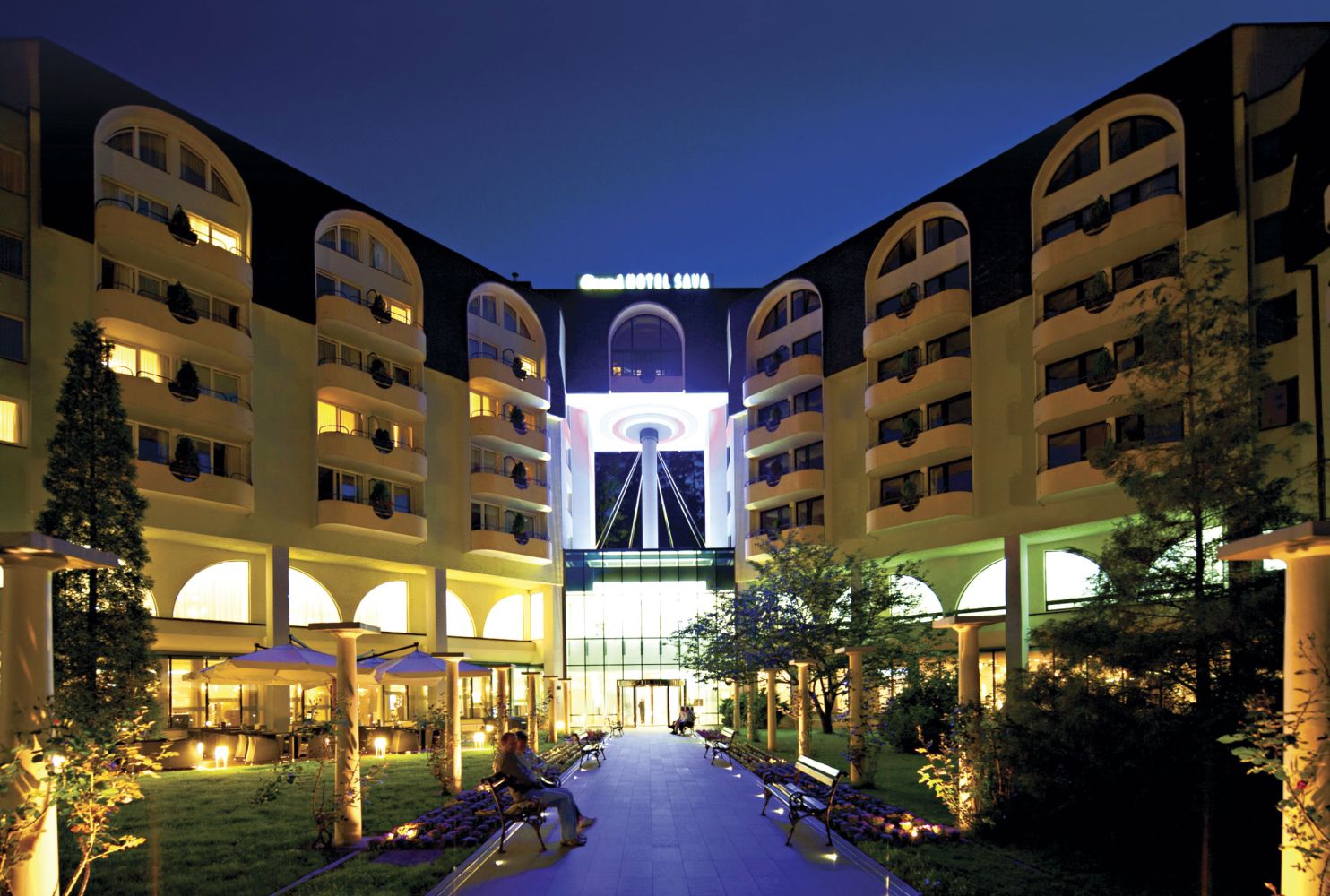 Grand Hotel Sava-Ulaz u hotel.jpg