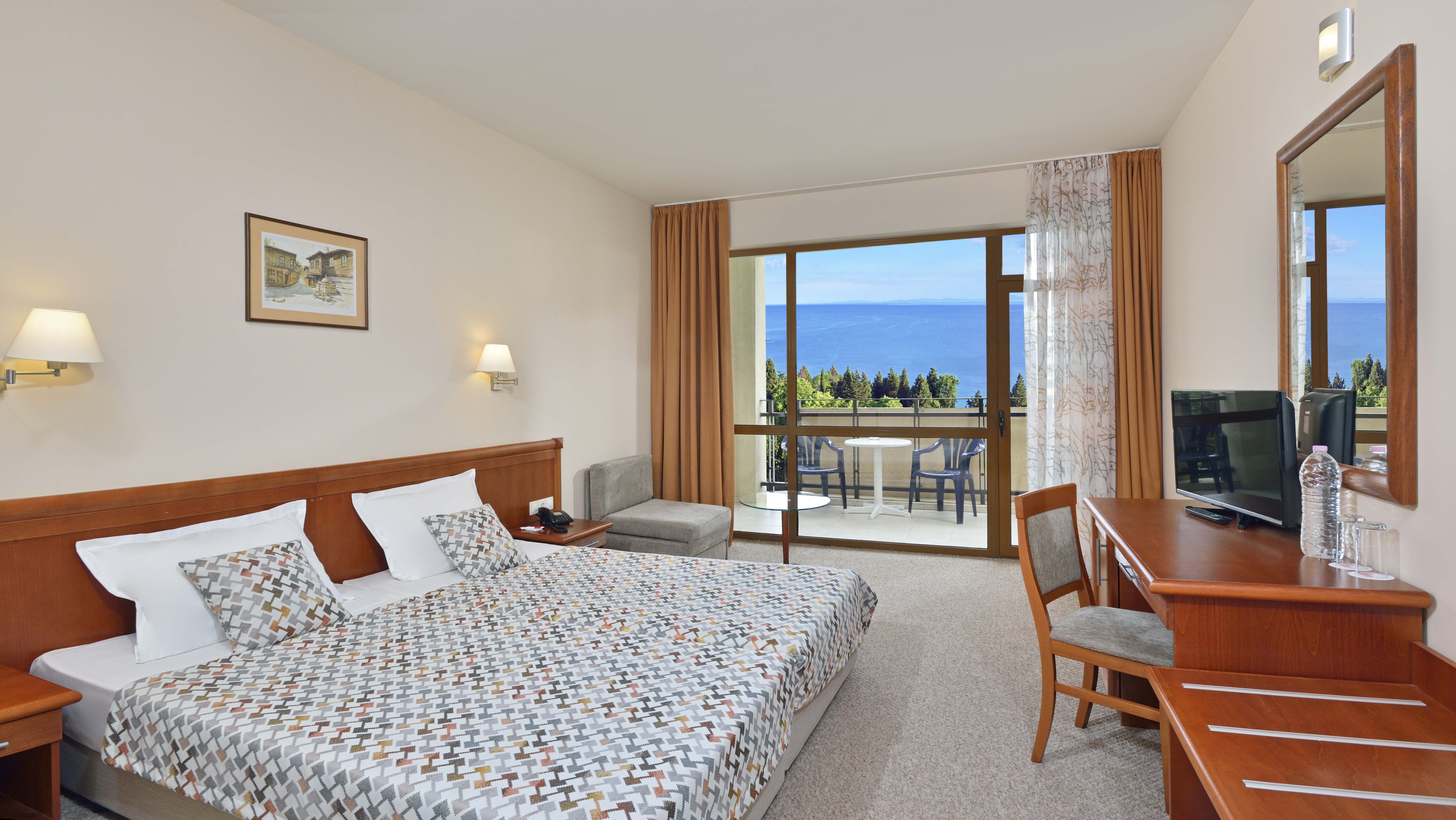 Sol Nessebar Mare Hotel-Standardna soba pogled more.jpg